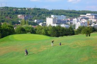 Tradičním klubem je Golf Club Praha, který byl založen už ve 20. letech 20. století. Dnes má hřiště v pražském Motole.
