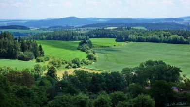 Blaník a Podblanicko z cesty vedoucí k vrchu Mezivrata