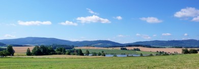 Pohled na Kleť - je vlevo - z podhůří Blanského Lesa 